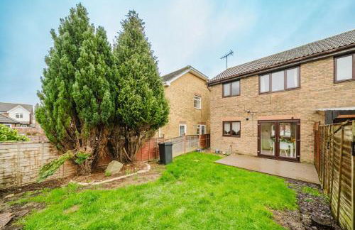 Fowler House 2 Bedroom ,Free WIFI, Parking, Crawley, Close to Gatwick Airport, Contractor friendly, business travellers - Foto 5