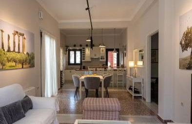 Angelinas Quarters - Kalamata Mediterranean Villas - Foto 1