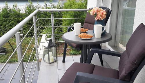 Gelbe Koffer - 4-Sterne Design-Apartment in Schiffweiler - 2 Parkplätze - Self-Check-in - ruhig & naturnah - Foto 5