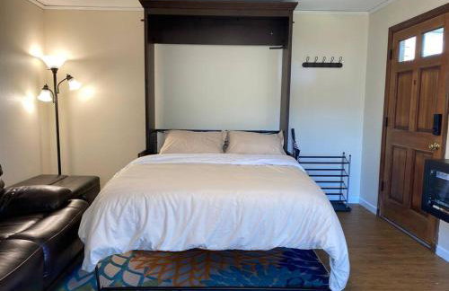 Quaint Downtown Cottage - Foto 21