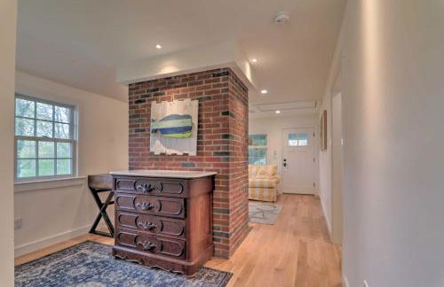 Walk to Beach! Cape Cod Cottage with Fire Pit - Photo 11