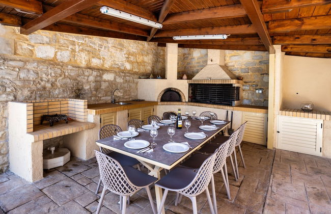 Palladio Luxury Villa With Amazing View - Photo 40