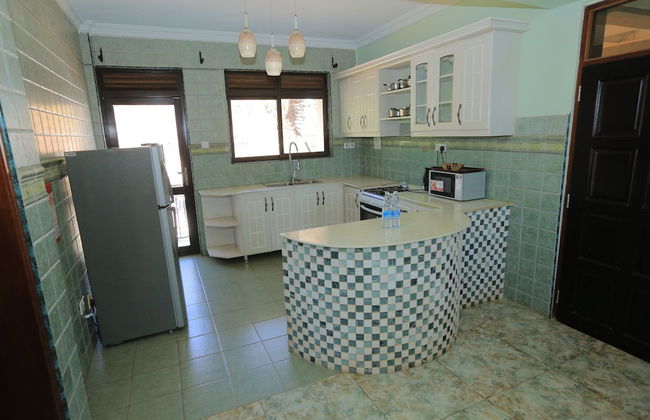 Goldmark Apartments - Photo 11