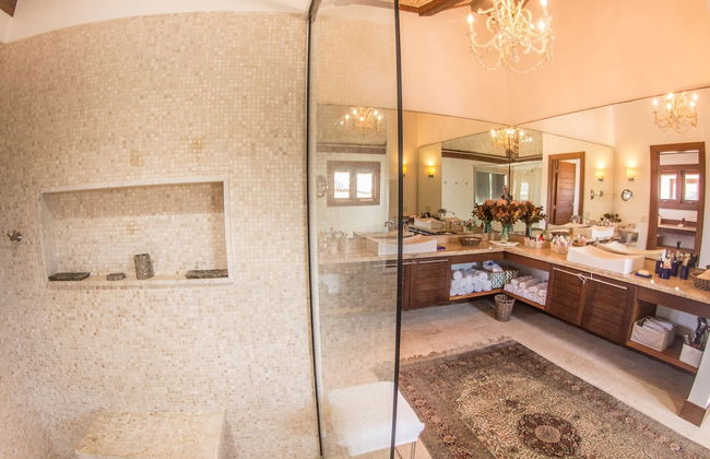 Mansão Exuberante Pé na Areia Ferradura - Photo 33