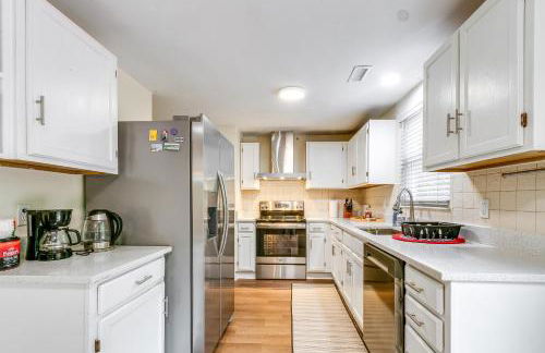 3 Mi to Dtwn Cary Family Home with Deck! - Foto 10