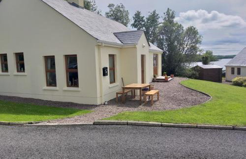 Beautiful Lakeside Holiday Home (6 Portinode Cottages) - Foto 2