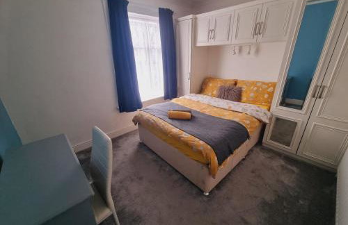 Spacious 4-Bedroom Home - Foto 7