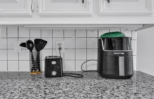 Home for summer with pool, pool table, outdoor kitchen,patio and balcony - Foto 47