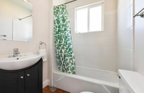 Montgomery Apartments on Magazine Street - Foto 131