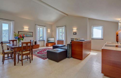 Villa Belvedere by Il Leccio Luxury Resort - Photo 10