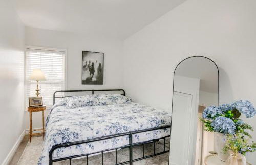 Cozy Mtn-View Retreat with Yard Near Hiking and Golf! - Foto 16