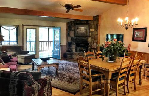 C15, Two bedroom, two bath log-sided, luxury Harbor North cottage with hot tub cottage - Foto 4