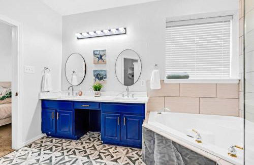 4 BR w/ Pool 10 min to Six flags, AT&T Stadium & Glode Life Park - Foto 6