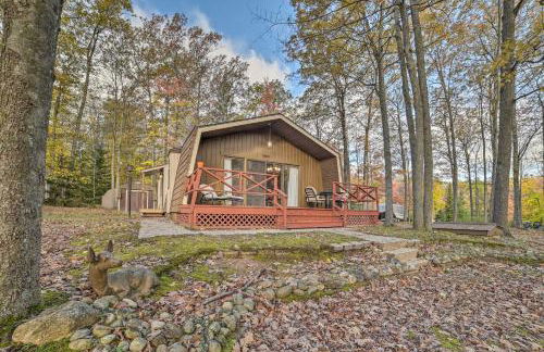 Less Than 3 Mi to Higgins Lake Roscommon Cabin with Deck - Foto 3