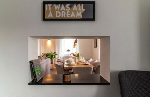 Stilvolles City-Apartment I WLAN l Küche I Zentral I 8P - Foto 14