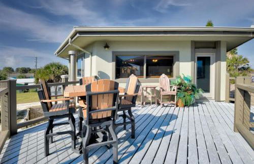 Chic Home: Ocean Views, Hot Tub & Game Room! - Foto 39