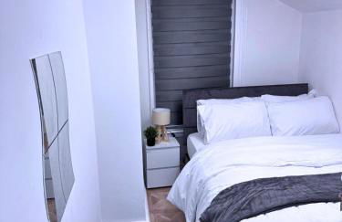 House for 8 in Gillingham close to train station with free parking - Foto 14