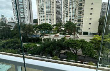 Apartamento Luxo Moderno e Conveniente com Garagem - Foto 9