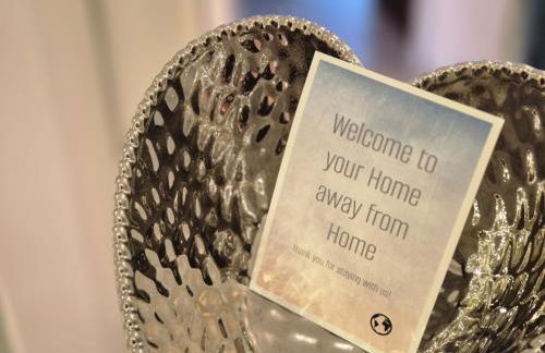 Stylish Old Town Apartment with Free Parking and a Balcony near the Cathedral - Foto 11