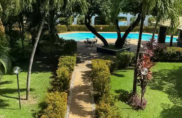 Guarajuba Summer Flat Melhor localização de Guarajuba e melhores Flats Beira Mar de Guarajuba Dispomos de 4 flats decorados no mesmo condomínio Aqui você não precisa de carro para nada Faça tudo à pé - Foto 79