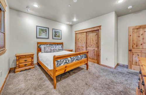 Tahoe Island Retreat Hot Tub & Game Room - Foto 24