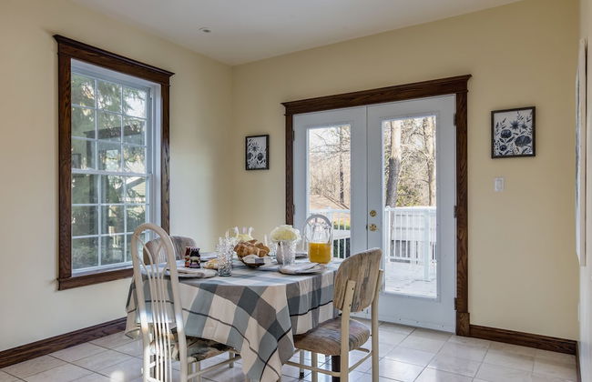 QuickStay Lake Simcoe Homestyle Cottage Private Beach - Foto 15