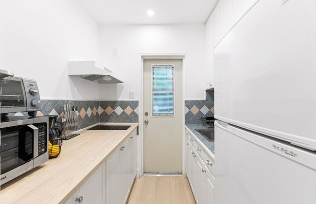 Welcoming Airbnb Walkig Distance to Las Olas Blvd - Photo 18