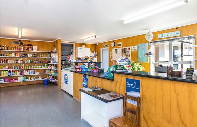 Motutere Bay Top 10 Holiday Park - Photo 2