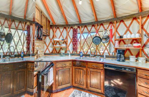 Mountainside Yurt with Views Less Than 3 Mi to Black Canyon! - Foto 8