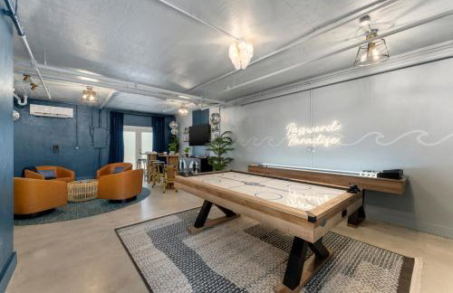 Oceanfront Oasis BBQ Patio, Free Dock, Pool and Secret Speakeasy - Foto 5