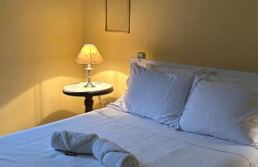 Casa Rústica - 3 vagas de garagem - Pet Friendly com vista para Serra de São José - até 8 hóspedes - Foto 14