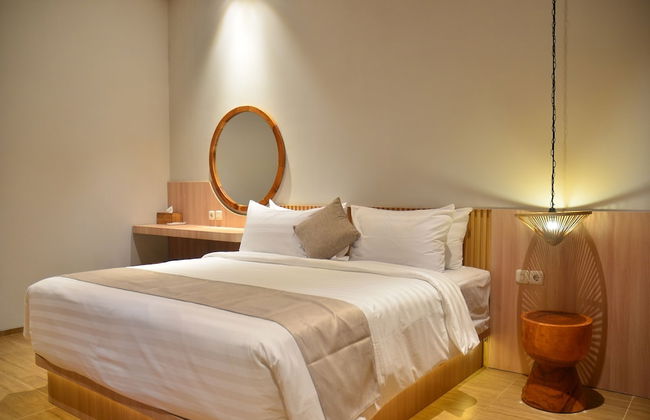 Maplewood Mountain 9BR with Heated Pool - Photo 15