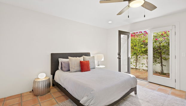 Charming Spanish Colonial A Chic Retreat for 4! - Foto 2, Habitación