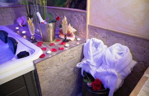 APARTAMENTO ESTRELLA SAUNA SPa JACUZZI - Photo 14