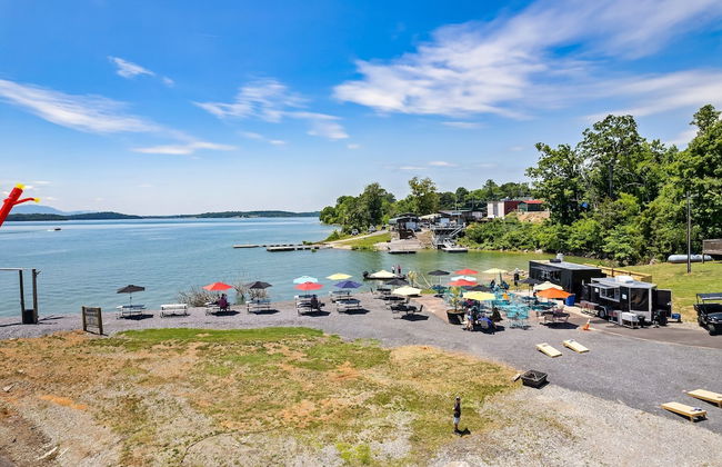 The Lodge at Lakeside - Photo 49