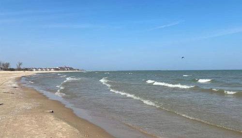 Beachfront Condo - Walk to Beach, Sunrise views - Foto 2