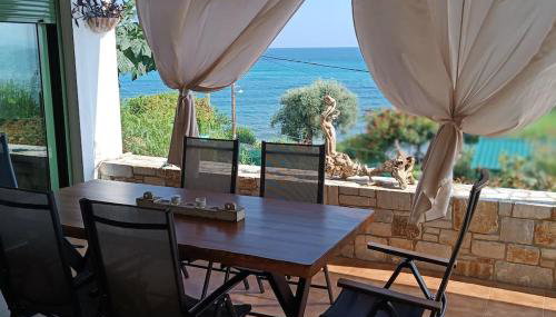 Thalassa Beach front villa - infinite sea view - Foto 2