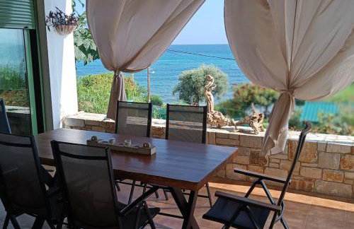Thalassa Beach front villa - infinite sea view - Foto 2