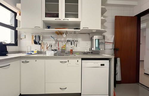 Apto espaçoso para até 8 hóspedes no Centro - Foto 47