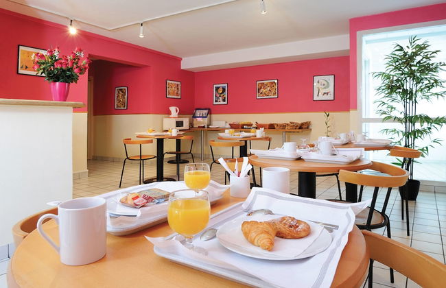 Sejours & Affaires Orléans Jeanne d'Arc - Foto 9