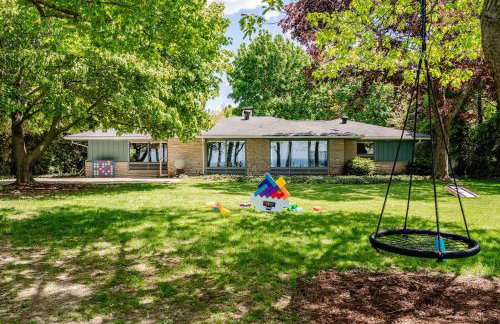 All the Waters Retro Home on Lake Michigan- Your Own PRIVATE BEACH - Foto 53