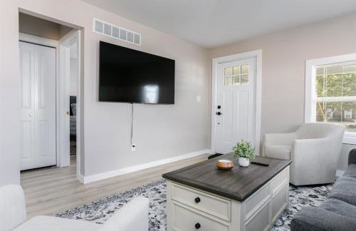Cozy 2BR Home Near ND - Perfect for Game Day Stays - Foto 24