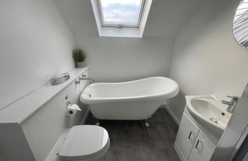 The Little Beehive - Photo 26