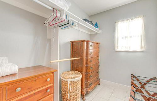 Furnished Patio and Yard Denver Bungalow! - Foto 14