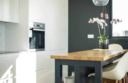 Modern sea front Sea Water - Photo 5