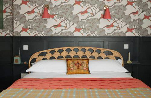 Ty Pandy Eclectic Luxury Family cottage Sleeps 8 adults and 2 children - Photo 38