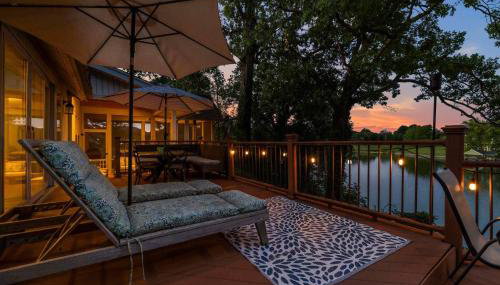 Relaxing Lakefront Retreat w/ Hot Tub & Dock - Foto 2