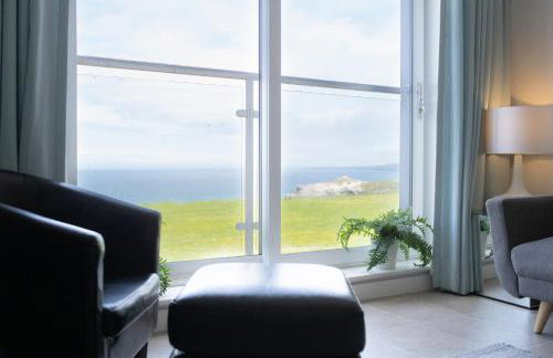 Stunning Sea Views, luxury apartment beaches & restaurants are a short walk away - Foto 1