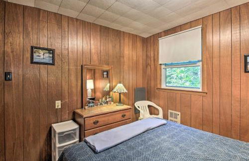 The Den Raymond Home with 200 Feet of Sandy Beach! - Foto 15