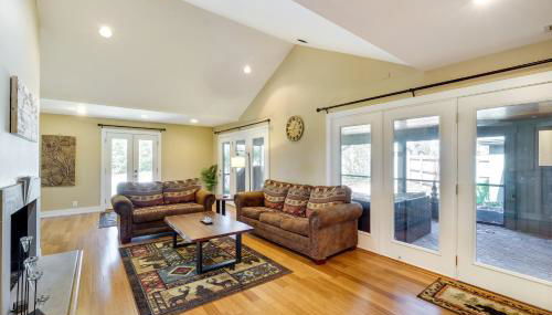 Spacious Prospect Cottage with Deck and Scenic Views - Foto 5